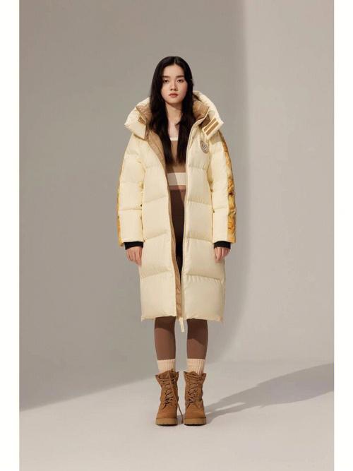 雪源生态鹅业90白鹅绒羽绒服短款-冬季保暖外套批发推荐(图2) 雪源生态鹅业90白鹅绒羽绒服短款-冬季保暖外套批发推荐(图2)