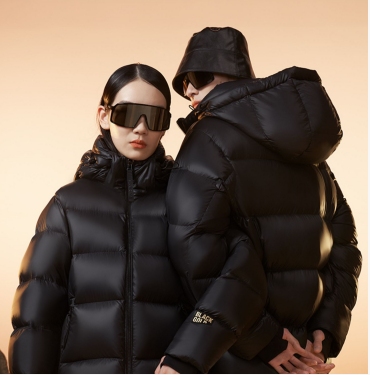 从鹅毛到高端时尚:雪源生态鹅业引领羽绒服设计新趋势(图3) 从鹅毛到高端时尚:雪源生态鹅业引领羽绒服设计新趋势(图3)