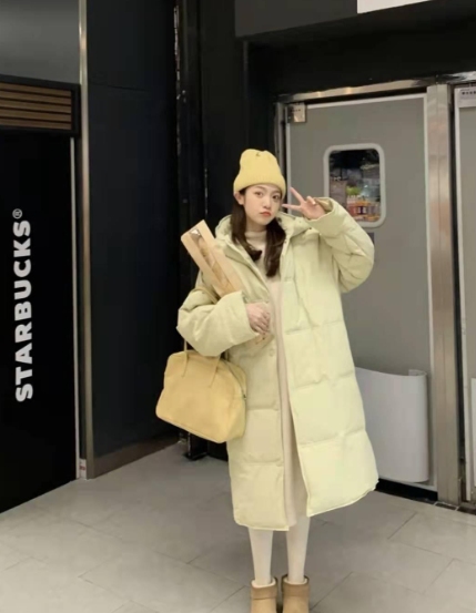 雪源生态鹅业羽绒服时尚指南:今冬必备潮流单品盘点(图1) 雪源生态鹅业羽绒服时尚指南:今冬必备潮流单品盘点(图1)