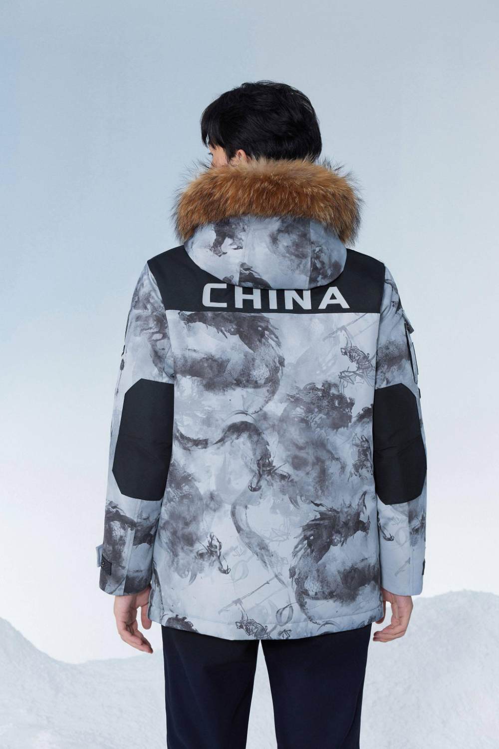 挑选鹅毛羽绒服指南：时尚资讯2023(图3)