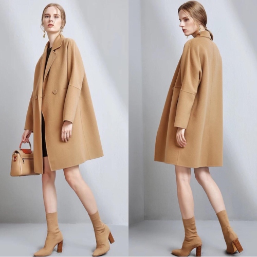 浅驼色显瘦毛呢大衣：优雅与实用的完美平衡