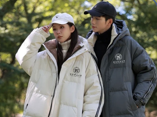 标价7800元的羽绒服“贵”上热搜 高端路线能一路畅通吗？(图1)