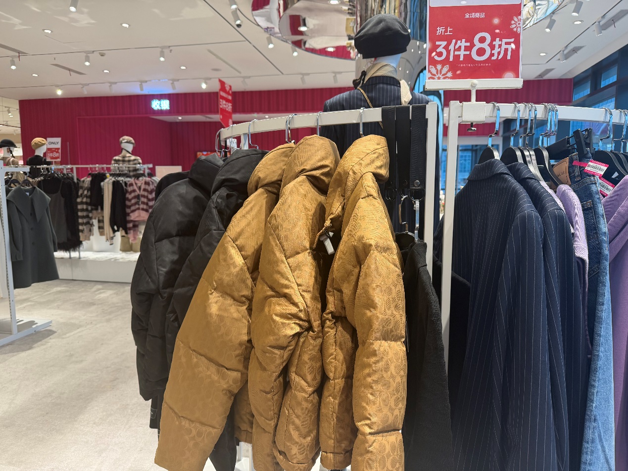 当羽绒服“涨”声一片，“策略型买家”纷纷入场(图1)