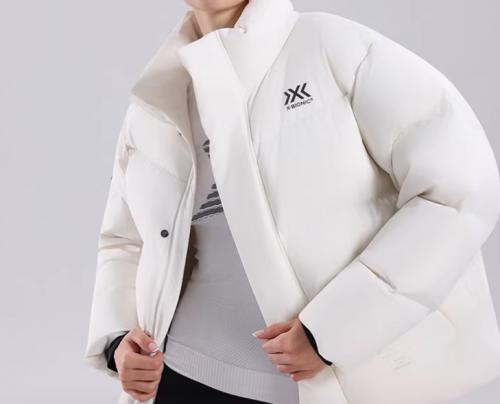 深度解析骆驼黑钻5PRO与羽神Ultra两款高端羽绒服，揭秘800+蓬松度鹅绒、石墨烯导热内衬及匈牙利白鹅绒等军工级保暖科技，并提供羽绒服选购三大黄金准则，助您挑选真正抗寒的冬日战袍。(图7)