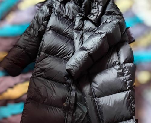 深度解析骆驼黑钻5PRO与羽神Ultra两款高端羽绒服，揭秘800+蓬松度鹅绒、石墨烯导热内衬及匈牙利白鹅绒等军工级保暖科技，并提供羽绒服选购三大黄金准则，助您挑选真正抗寒的冬日战袍。(图9)